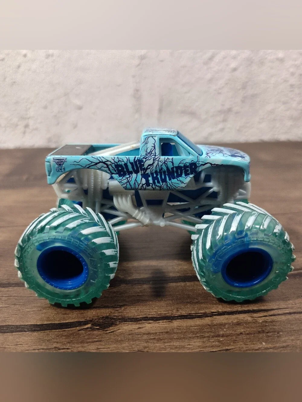 Spin Master Monster Jam Fire & Ice Blue Thunder & Monster Mutt Truck Lot Of 2